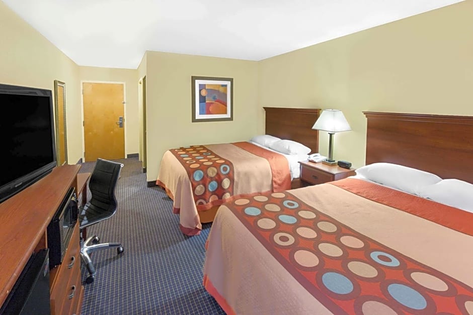Super 8 by Wyndham Hattiesburg South