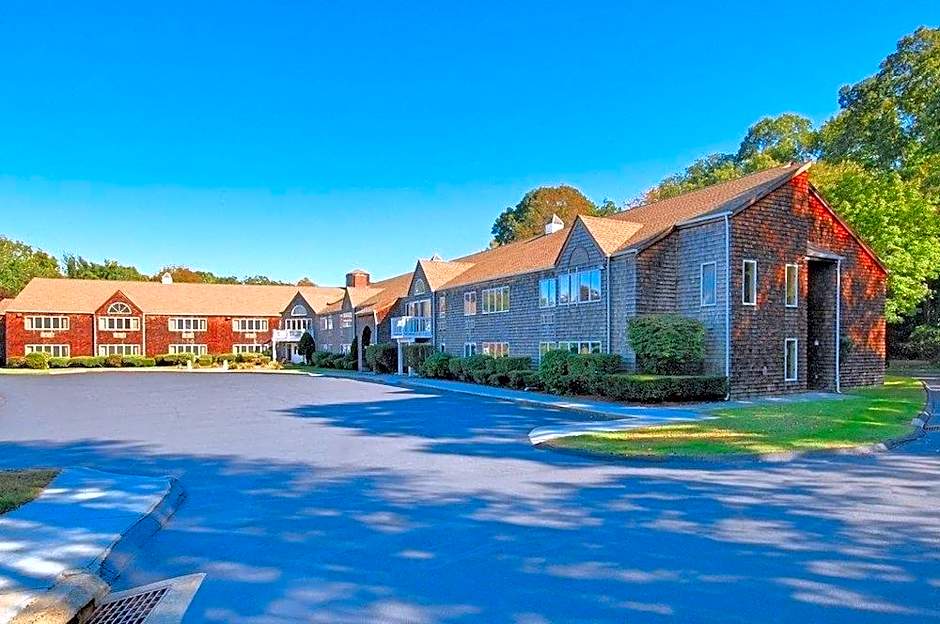 Econo Lodge Inn & Suites Groton