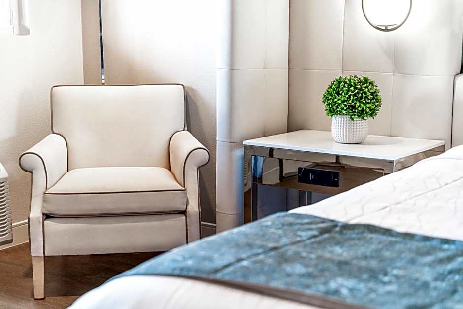 Aspire Inn Studios & Spas