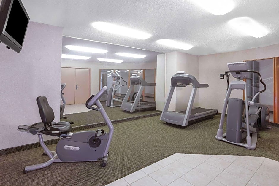 Days Inn by Wyndham Raleigh Glenwood-Crabtree