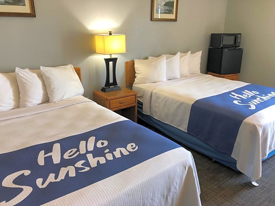 Days Inn by Wyndham Iron Mountain