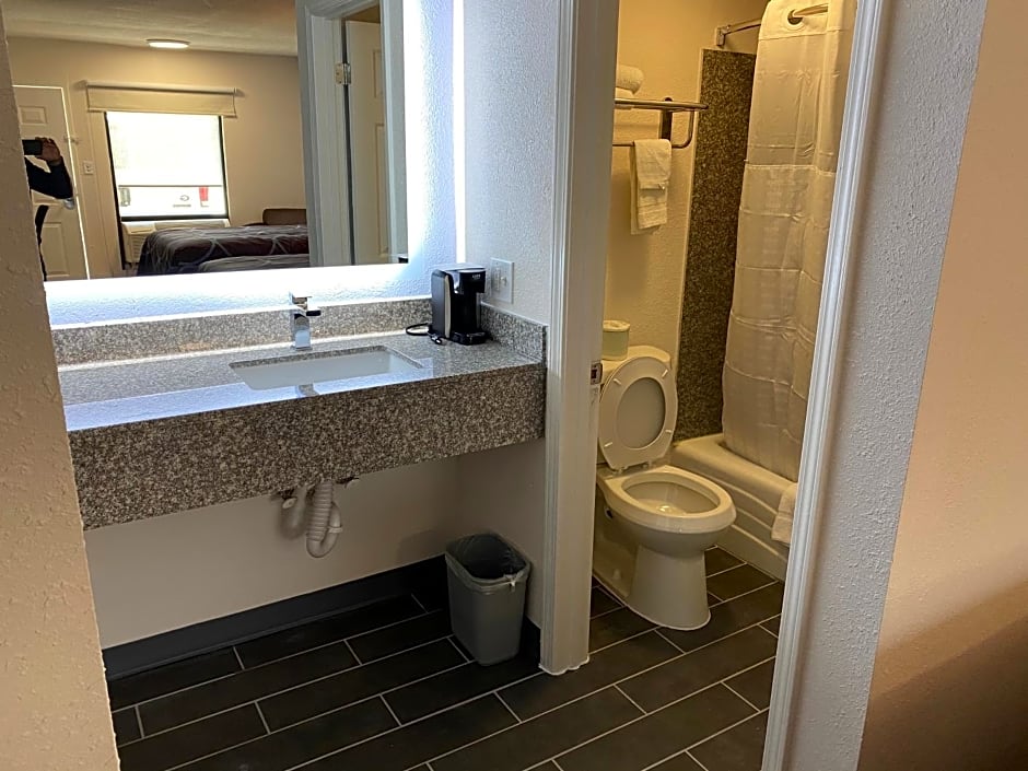 Super 8 by Wyndham Marietta/West/Atl Area