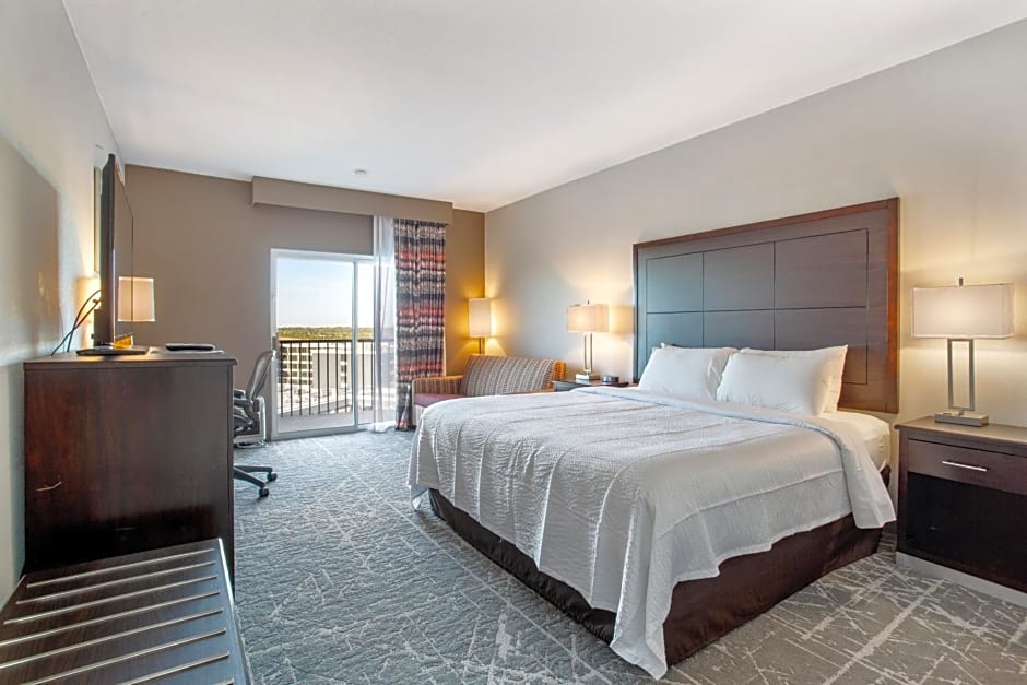 Orangewood Inn & Suites Kansas City Airport