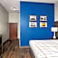 La Quinta Inn & Suites by Wyndham Denton - University Drive