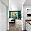 Beverly Hills Glamour Oasis 2 BR Apt with Parking 304