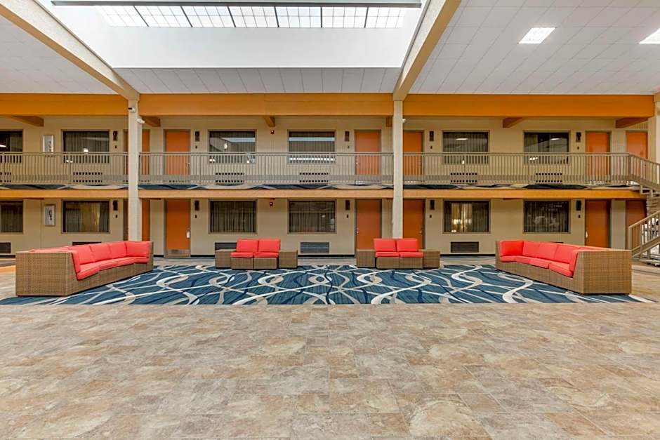 Best Western Plus Raton Hotel