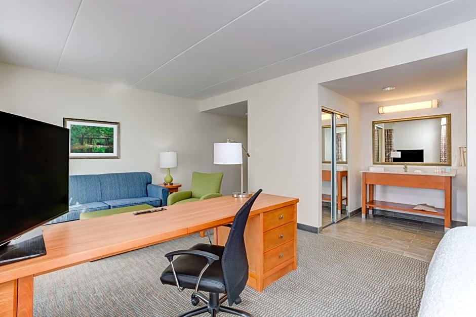 Hampton Inn By Hilton And Suites Manchester