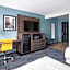 La Quinta Inn & Suites by Wyndham Greensboro