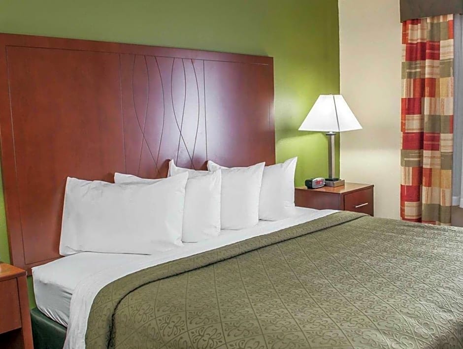 Quality Inn & Suites South Bend Airport