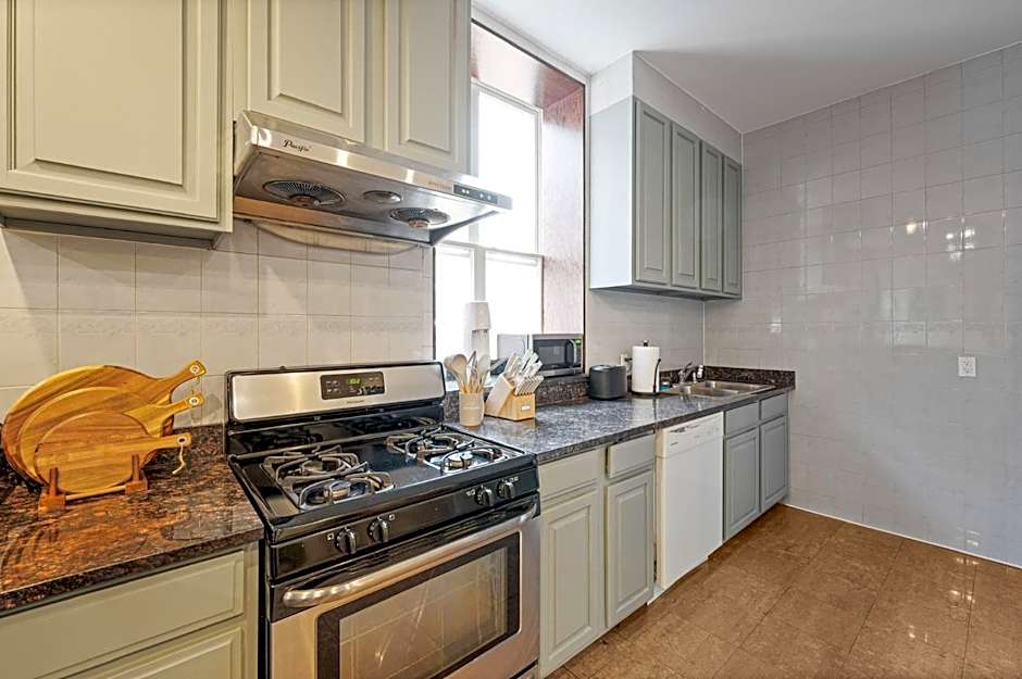 Massive SoHo Loft 5bedrooms 2 baths - 2500 SQFT