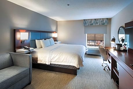 King Room - Hearing Access/Non-Smoking