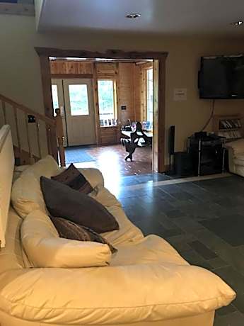 Twin Peaks Lodge and RV Park
