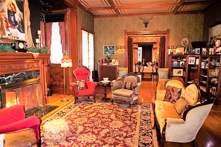 Alexander Mansion Bed & Breakfast