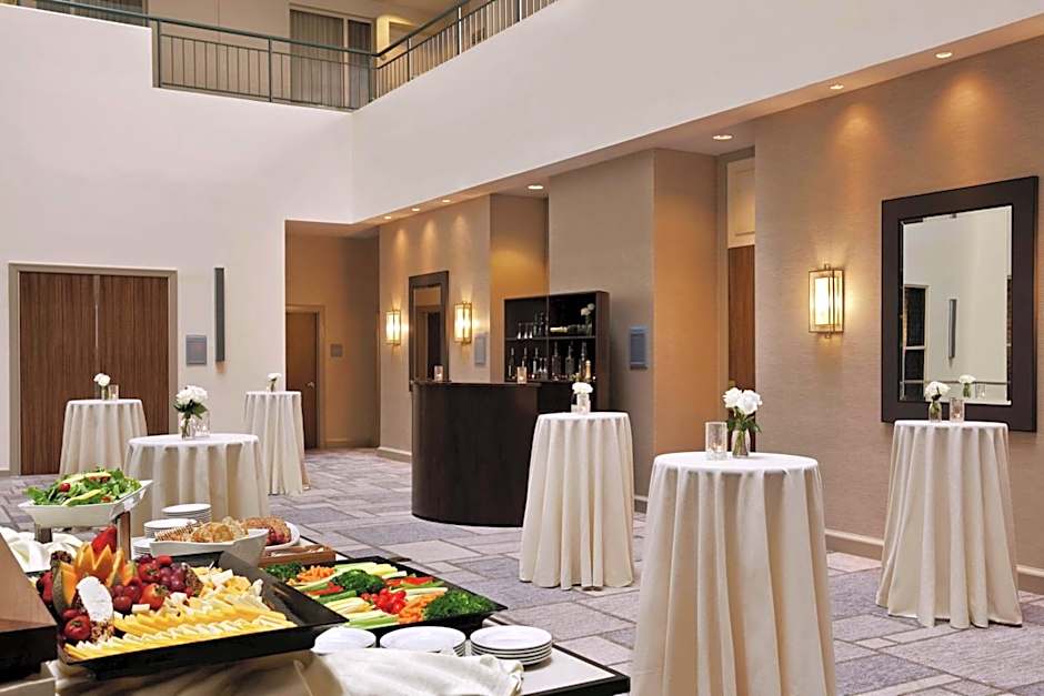 DoubleTree Suites By Hilton Boston - Cambridge