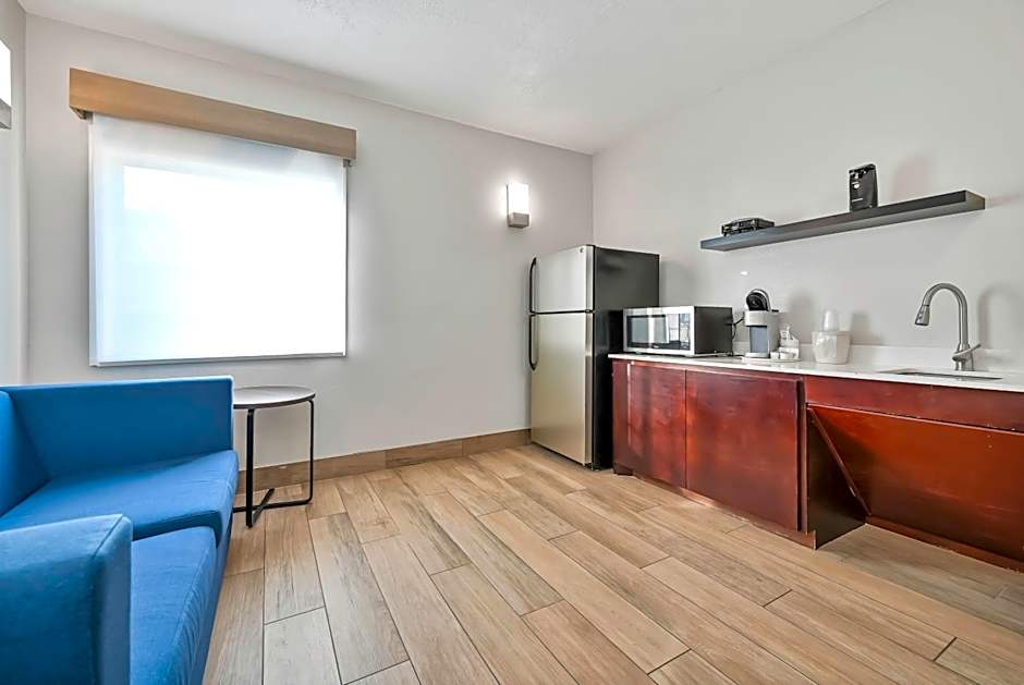 Holiday Inn Express Palestine