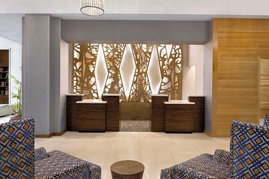 DoubleTree By Hilton Milwaukee Brookfield