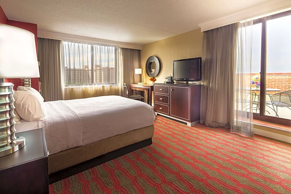 LaGuardia Plaza Hotel
