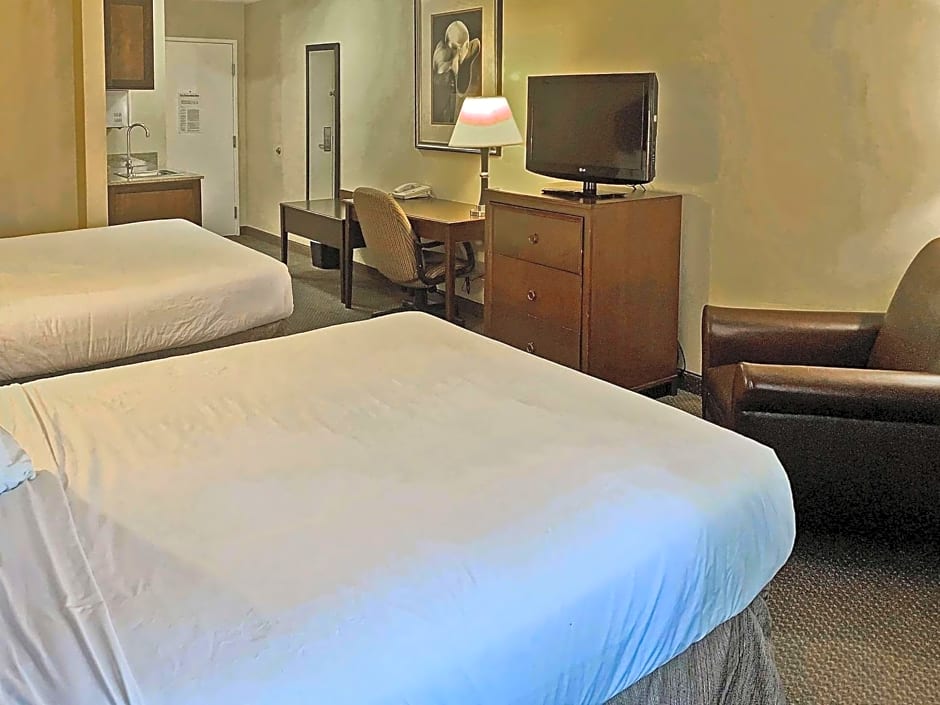 Rodeway Inn & Suites
