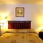 Maple Inn and Suites Los Banos