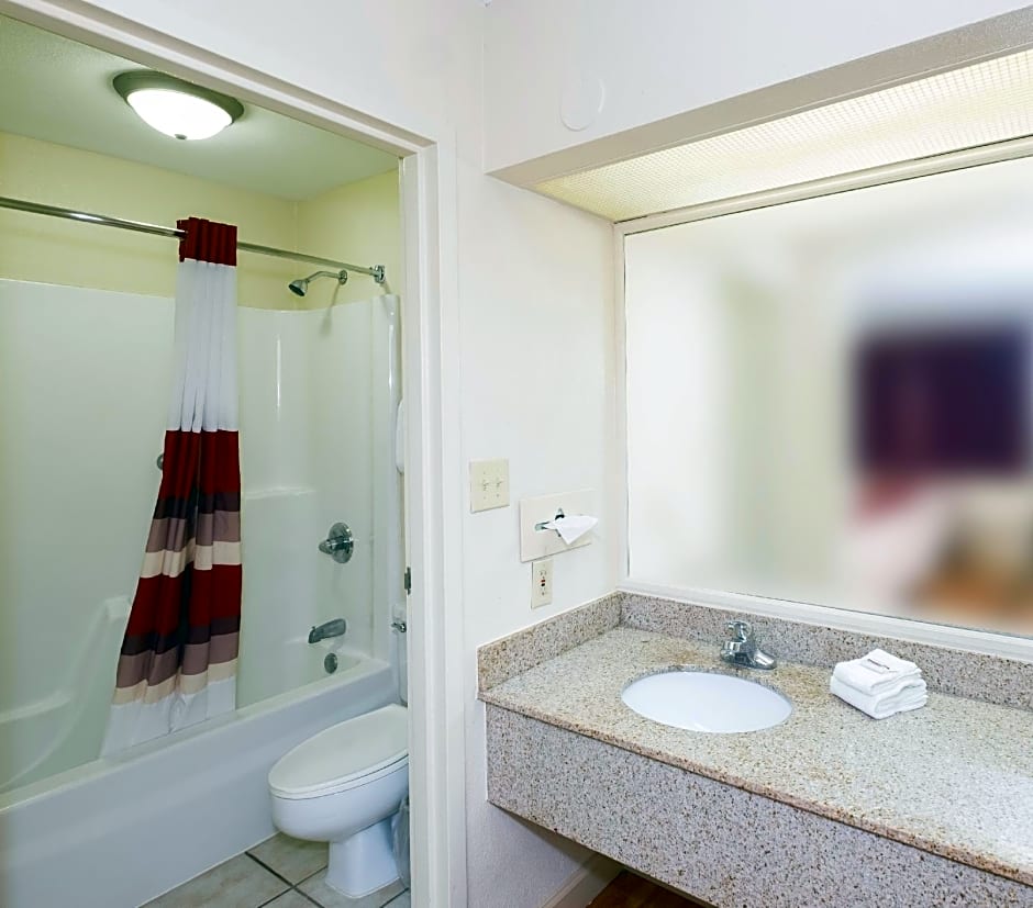Red Roof Inn & Suites Wytheville