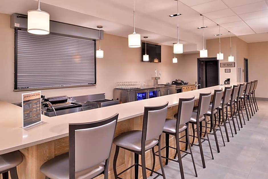 Country Inn & Suites by Radisson, Ft Atkinson, WI