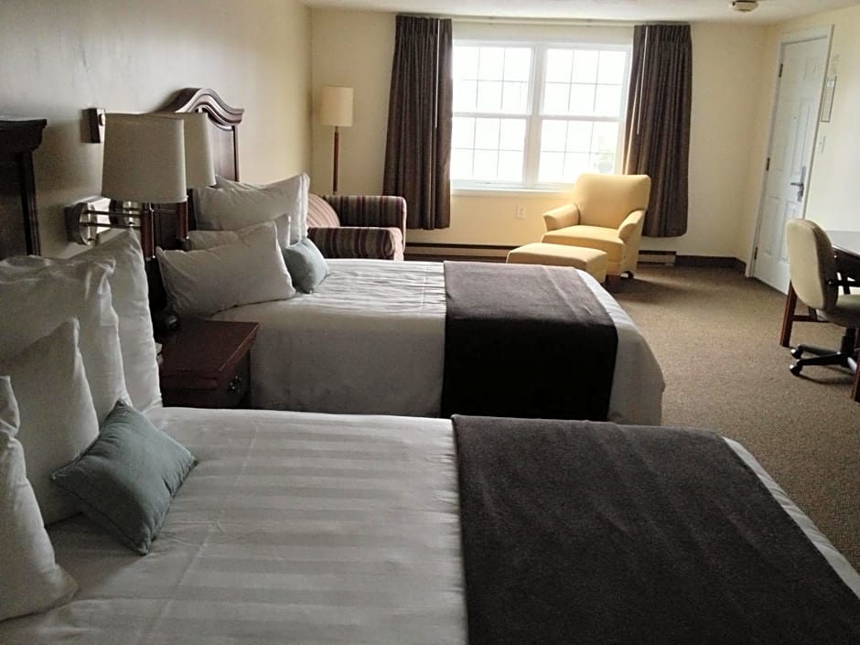 Holiday Hill Inn & Suites