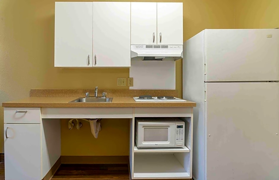 Extended Stay America Suites - Detroit - Metropolitan Airport