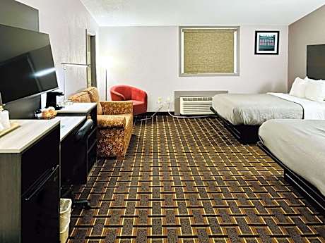 Deluxe Queen Room with Two Queen Beds - Non-Smoking