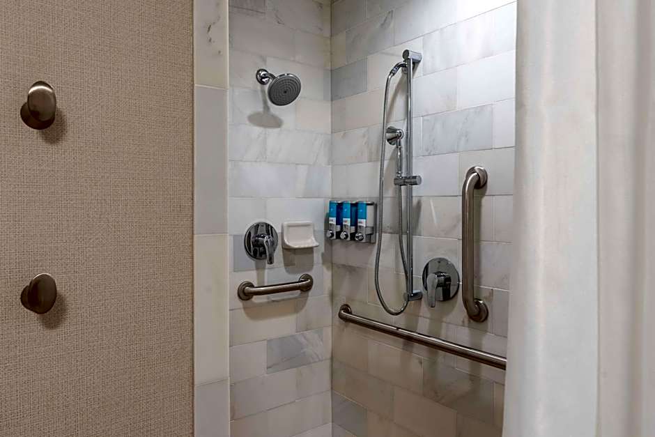 Drury Plaza Hotel Dallas Arlington