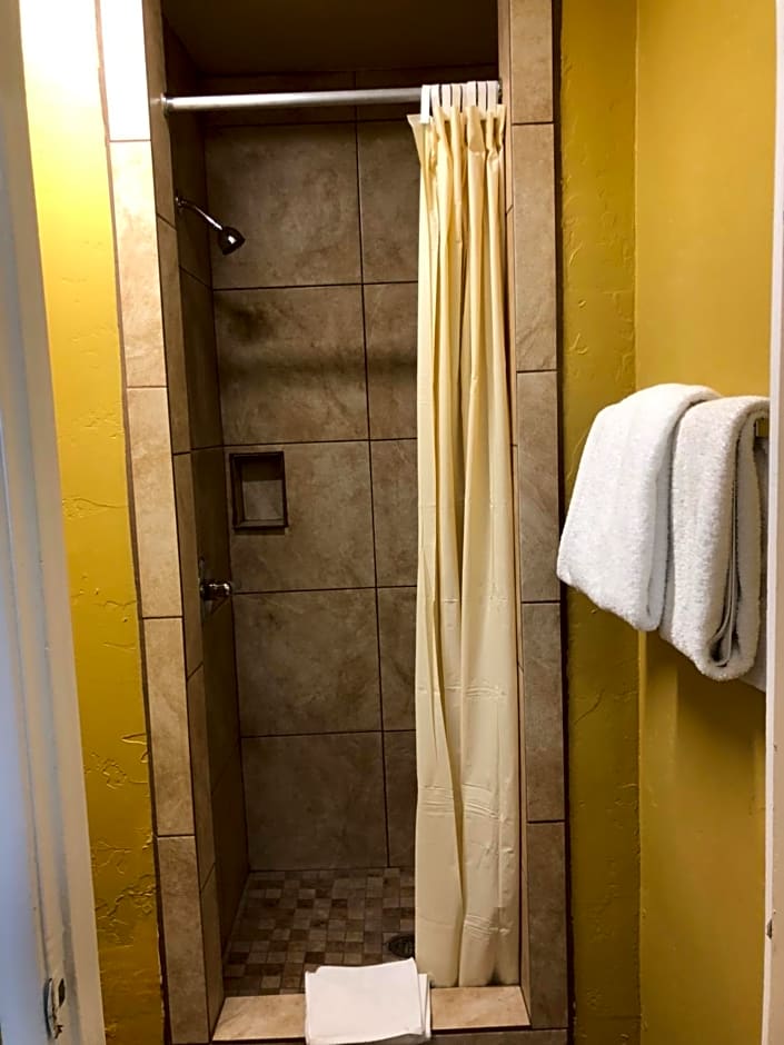 Holland Inn and Suites
