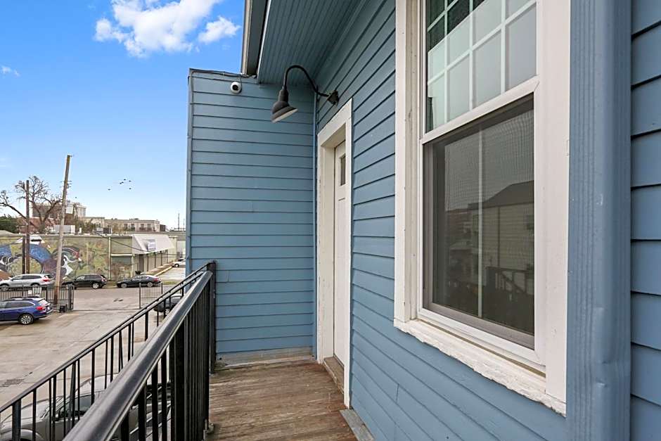Freret Apartments near Streetcar & Tulane
