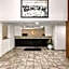 Super 8 by Wyndham Germantown/Milwaukee
