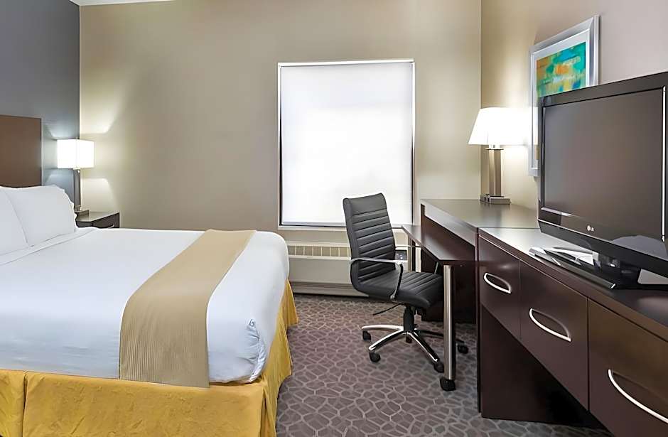 Holiday Inn Express & Suites Burlington - Mount Holly