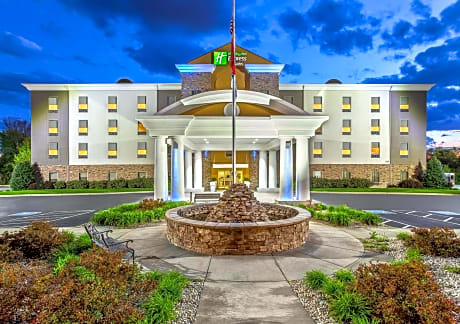 Holiday Inn Express & Suites Morristown