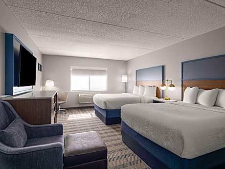 Deluxe Queen Room - Mobility Access/Non-Smoking