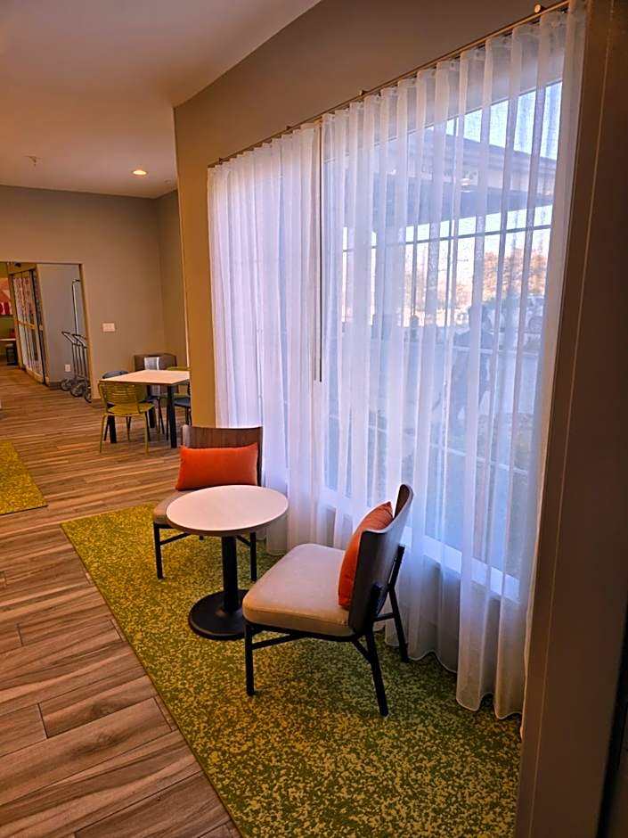 Spark by Hilton Selma