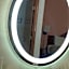Econo Lodge Inn & Suites