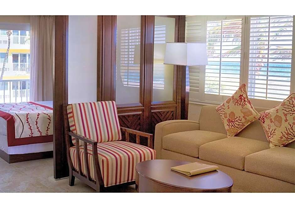 Discover the Charm and the Sea Gardens, an Exceptional Gold Coast Studio Condo Retreat - Special Offer Now!