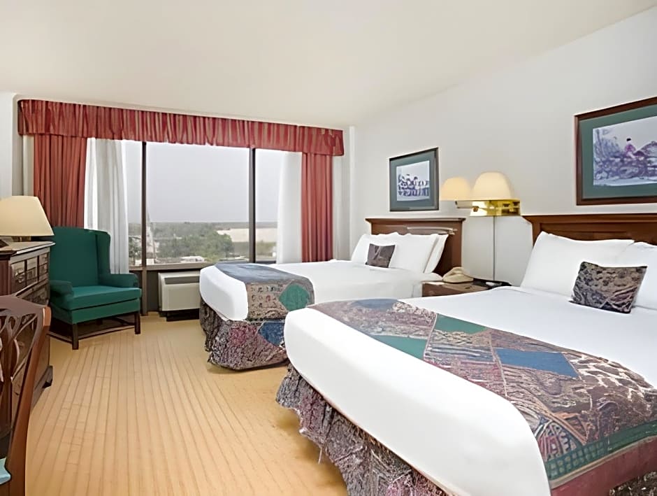 Ramada by Wyndham Augusta Downtown Hotel & Conference Center