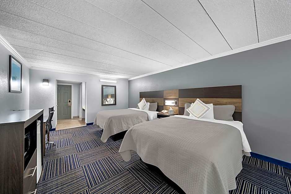 Admiralty Inn & Suites - a Red Collection Hotel