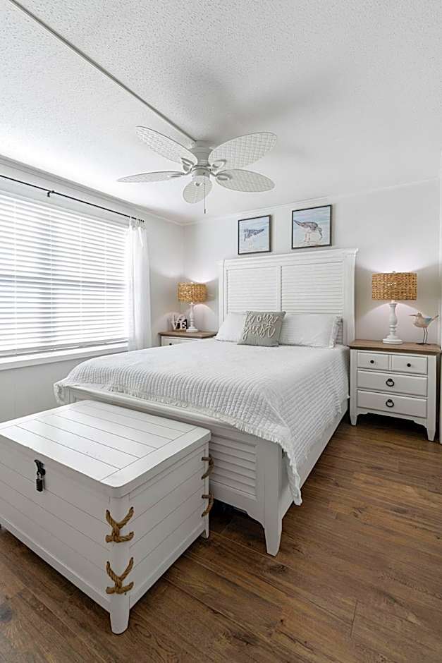 Ocean Block Condo 100 Steps From the Beach