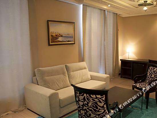 Jardy Hotel & Suites