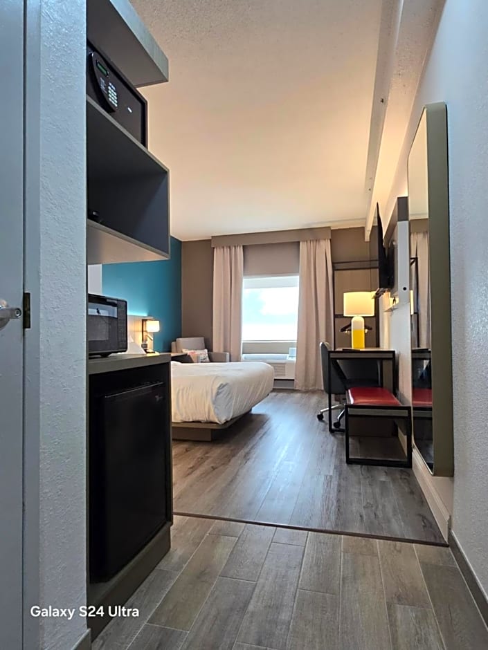 Comfort Inn & Suites