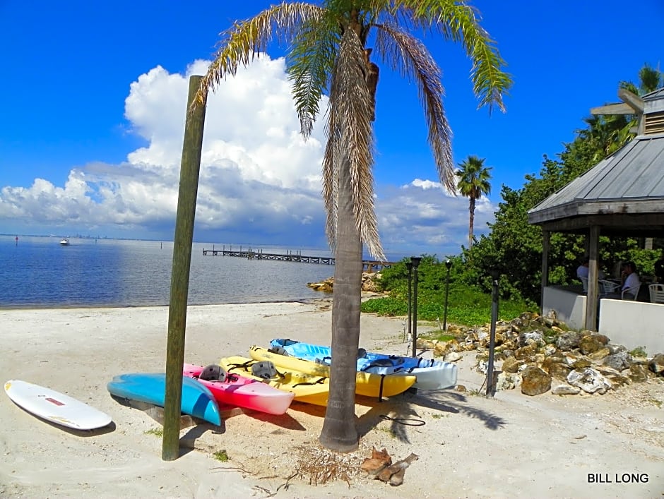 Harborside Suites at Little Harbor Hotel