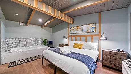 King Room with Spa Bath