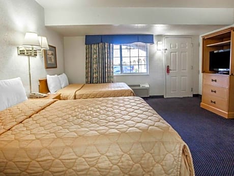 Double with 2 Double Beds - Non-Smoking