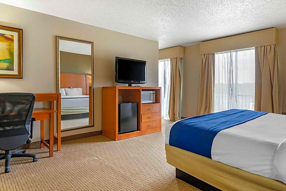 Comfort Suites Auburn Hills-Detroit