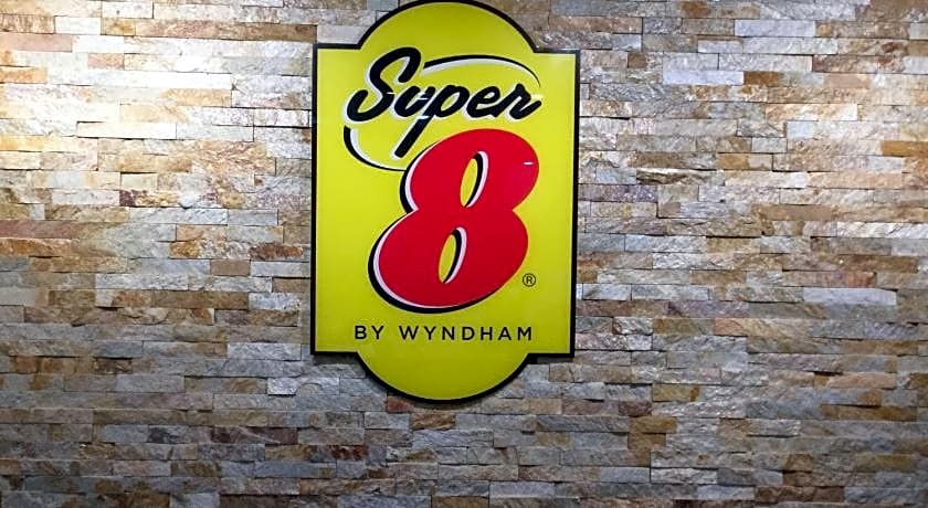 Super 8 by Wyndham South Holland