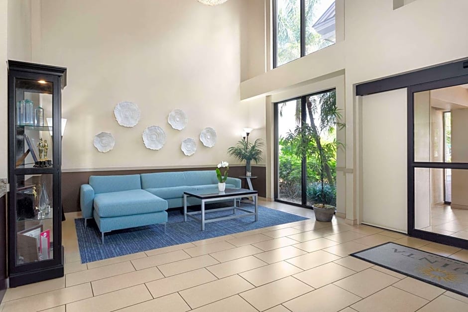La Quinta Inn & Suites by Wyndham Bonita Springs Naples