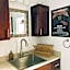 DOWNTOWN HAWAIIAN PARADISE CONDO with Hot Tub, Pool & Beach - Kona Islander Inn